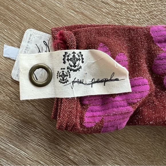 Free People Groove Out Daisy Socks - Picture 4 of 4